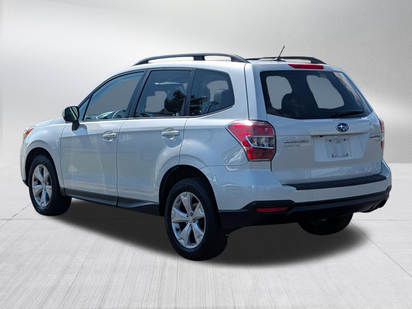 Used 2014 Subaru Forester 2.5i Premium w/ Popular Package #2 AWD/4WD image 5