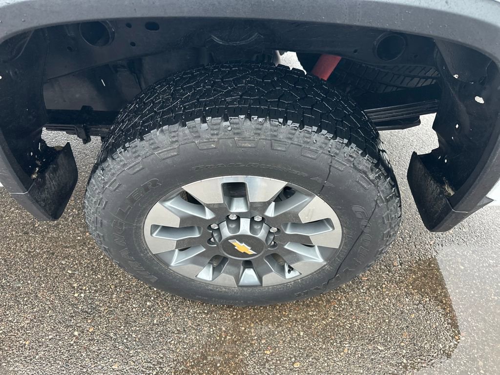 Used 2025 Chevrolet Silverado 2500 Custom w/ Custom Value Package image 23