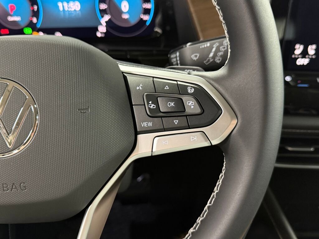 New 2026 Volkswagen Atlas SE image 14