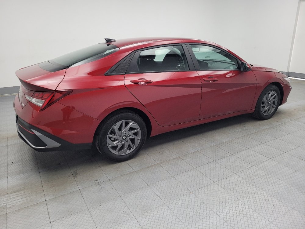 Used 2024 Hyundai Elantra Blue image 10