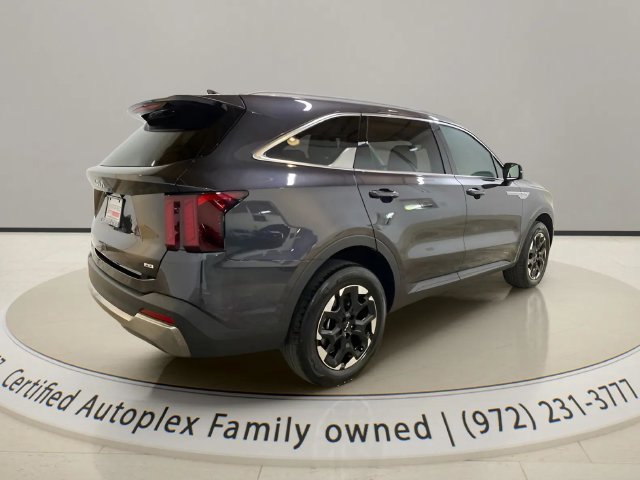 Used 2025 Kia Sorento S AWD/4WD image 5