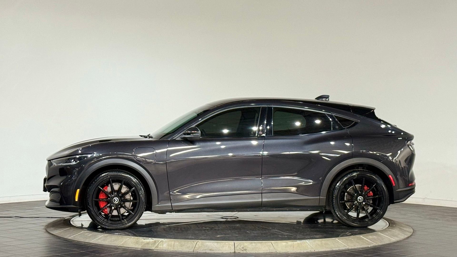 Used 2022 Ford Mustang Mach-E Select image 6