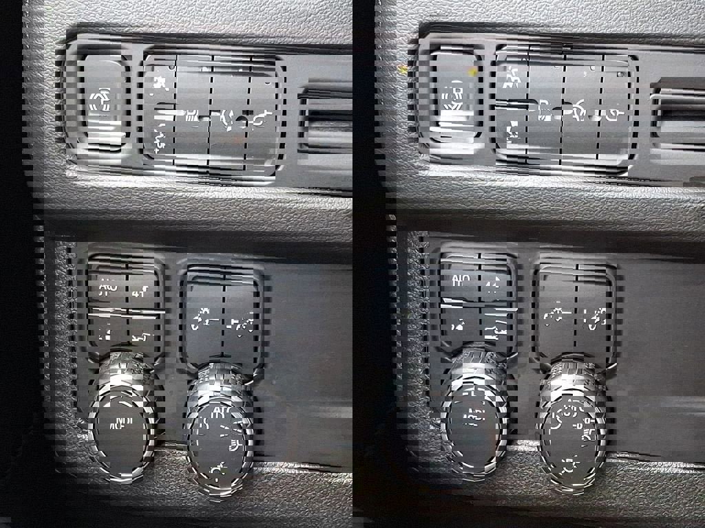 Used 2022 Chevrolet Suburban LT AWD/4WD image 23