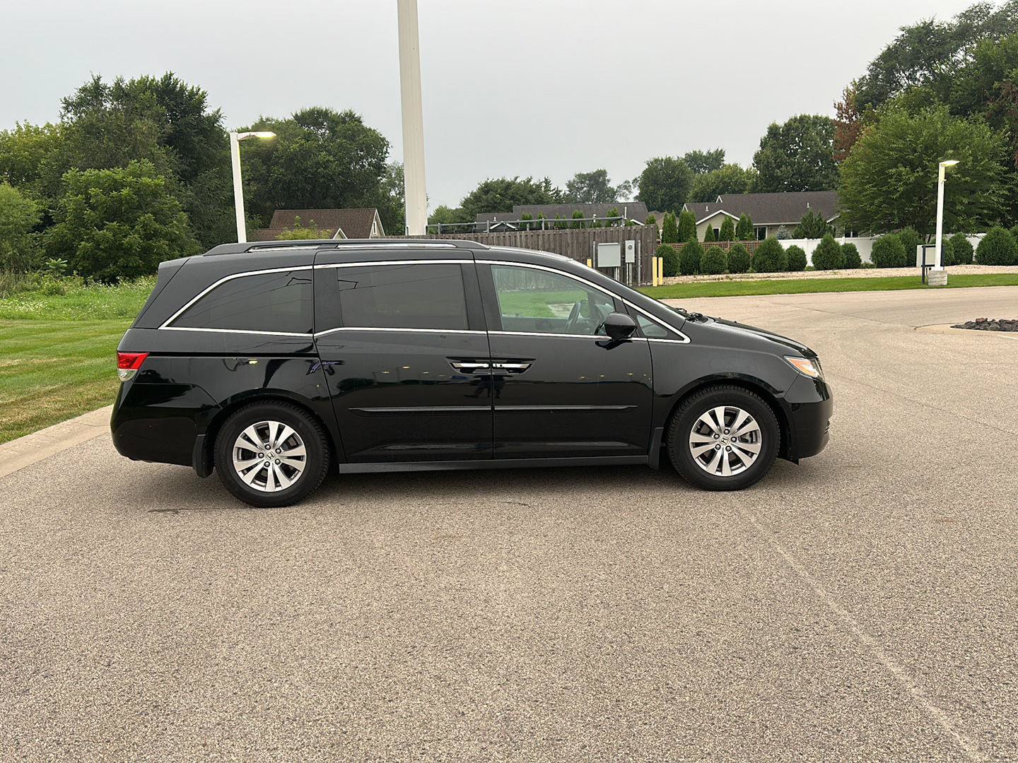 Used 2017 Honda Odyssey EX-L image 2