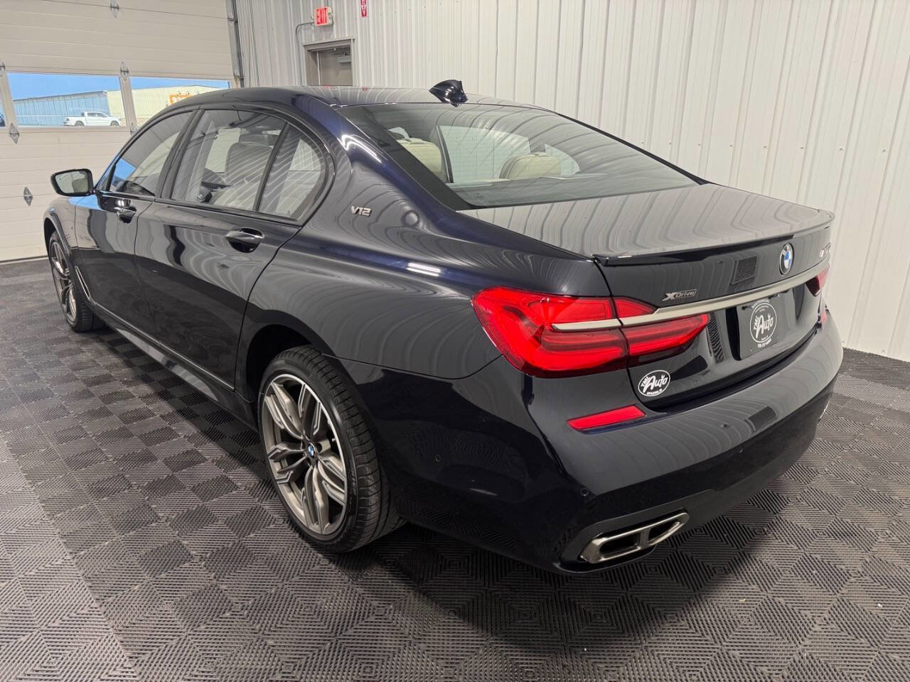 Used 2019 BMW M760i xDrive w/ Luxury Rear Seating Package image 4