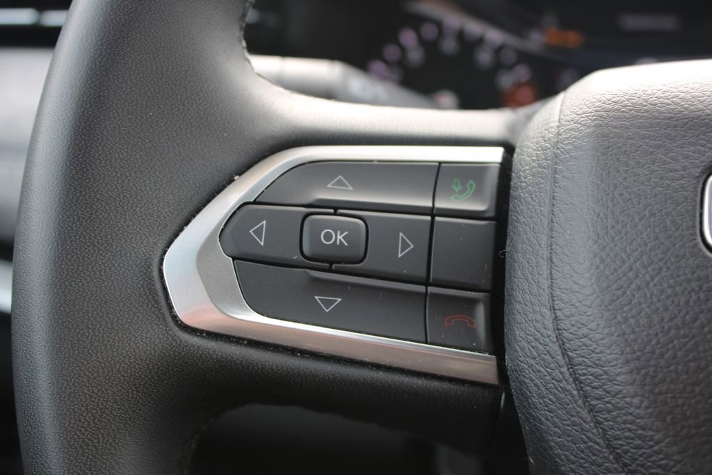 Used 2024 Jeep Compass Latitude image 33