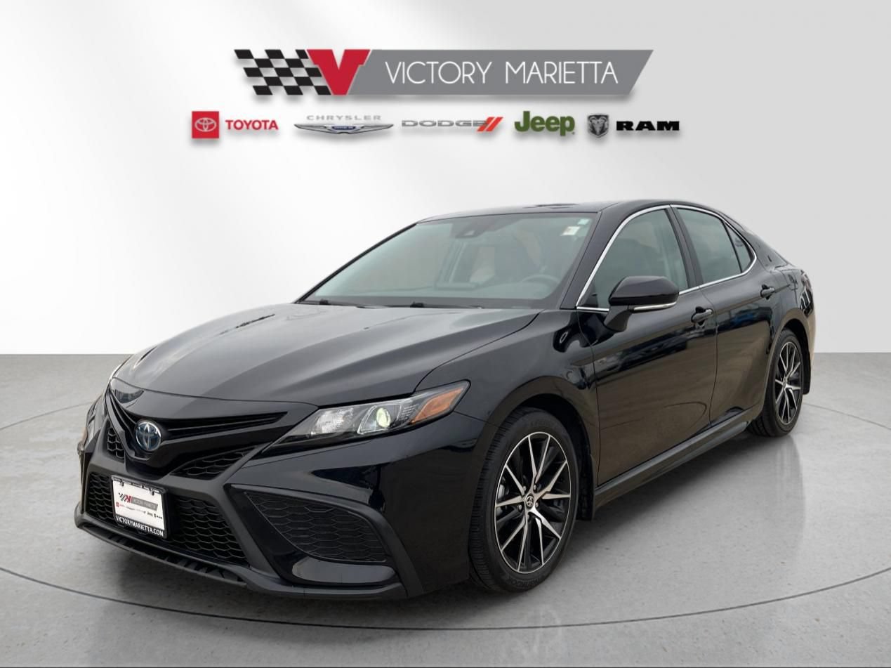 Used 2023 Toyota Camry SE w/ Audio Upgrade Package