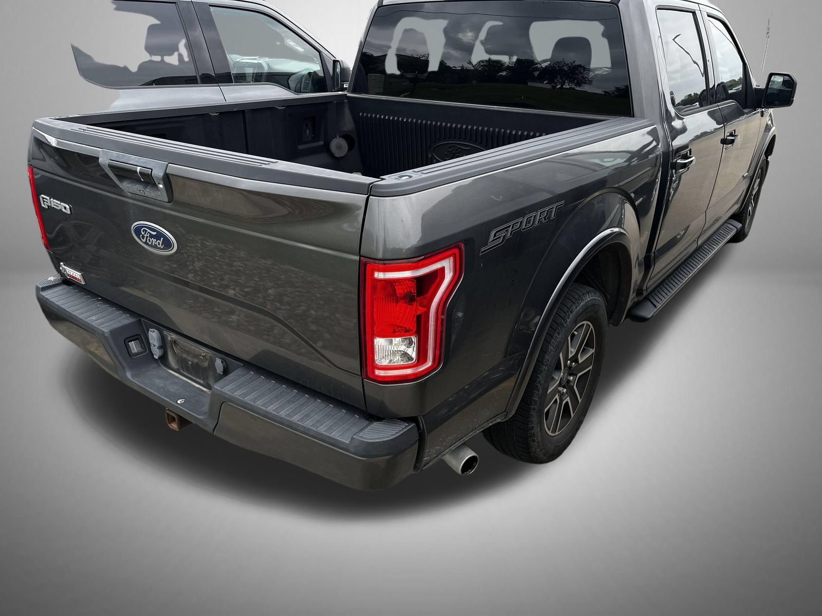 Used 2016 Ford F150 XLT w/ Equipment Group 301A Mid RWD image 3
