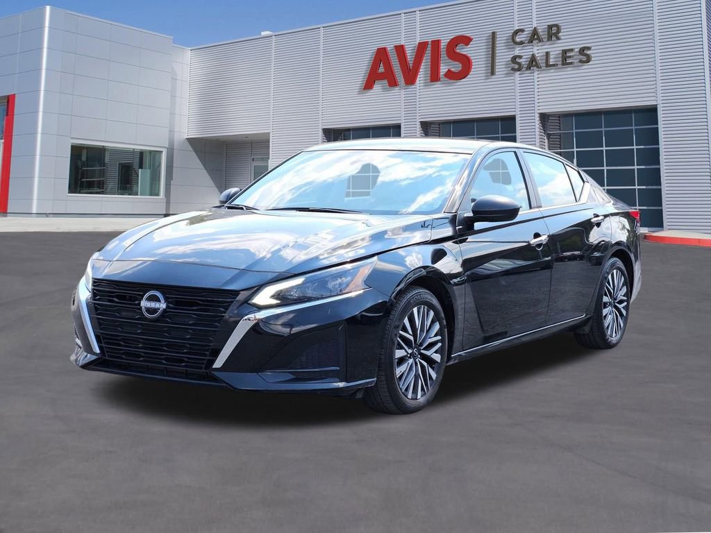 Used 2024 Nissan Altima 2.5 SV