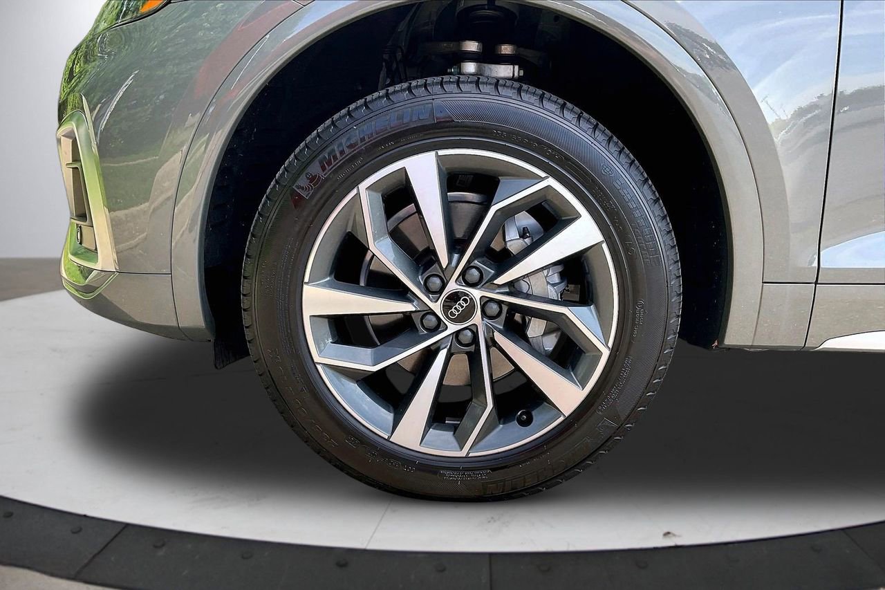 Used 2023 Audi Q5 2.0T Premium Plus w/ Premium Plus Package AWD/4WD image 35