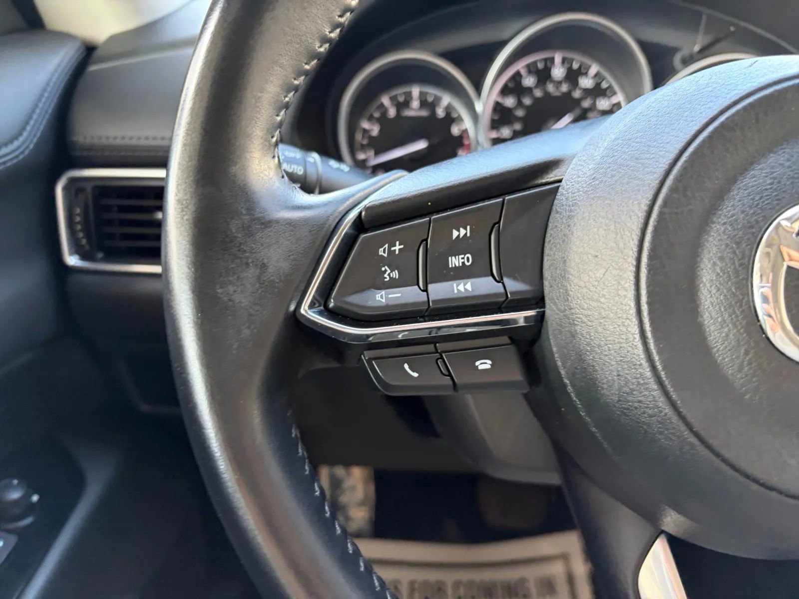 Used 2019 MAZDA CX-5 Touring image 28