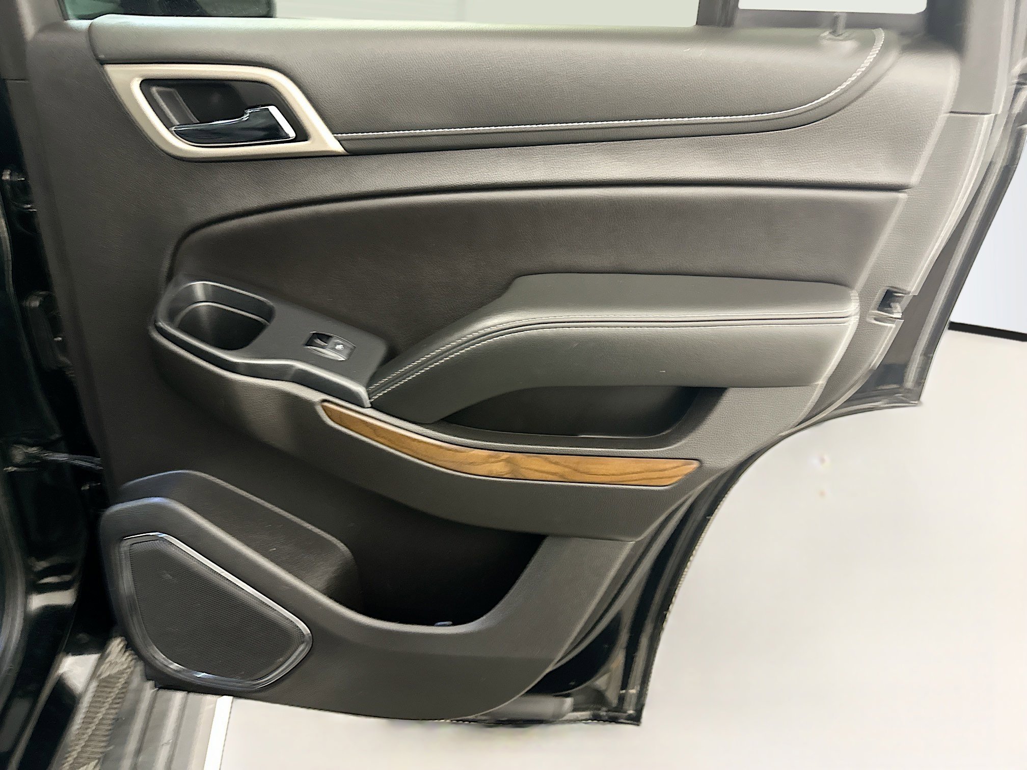 Used 2020 GMC Yukon Denali w/ Denali Premium Package image 34