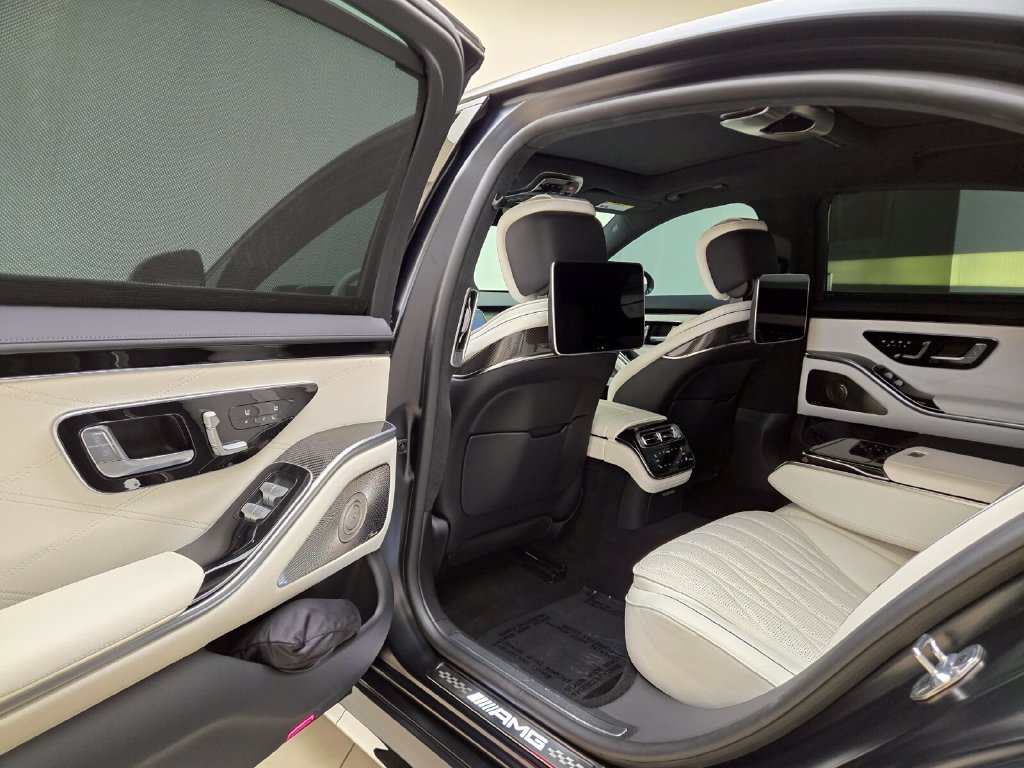 Used 2025 Mercedes-Benz S 63 AMG S image 18