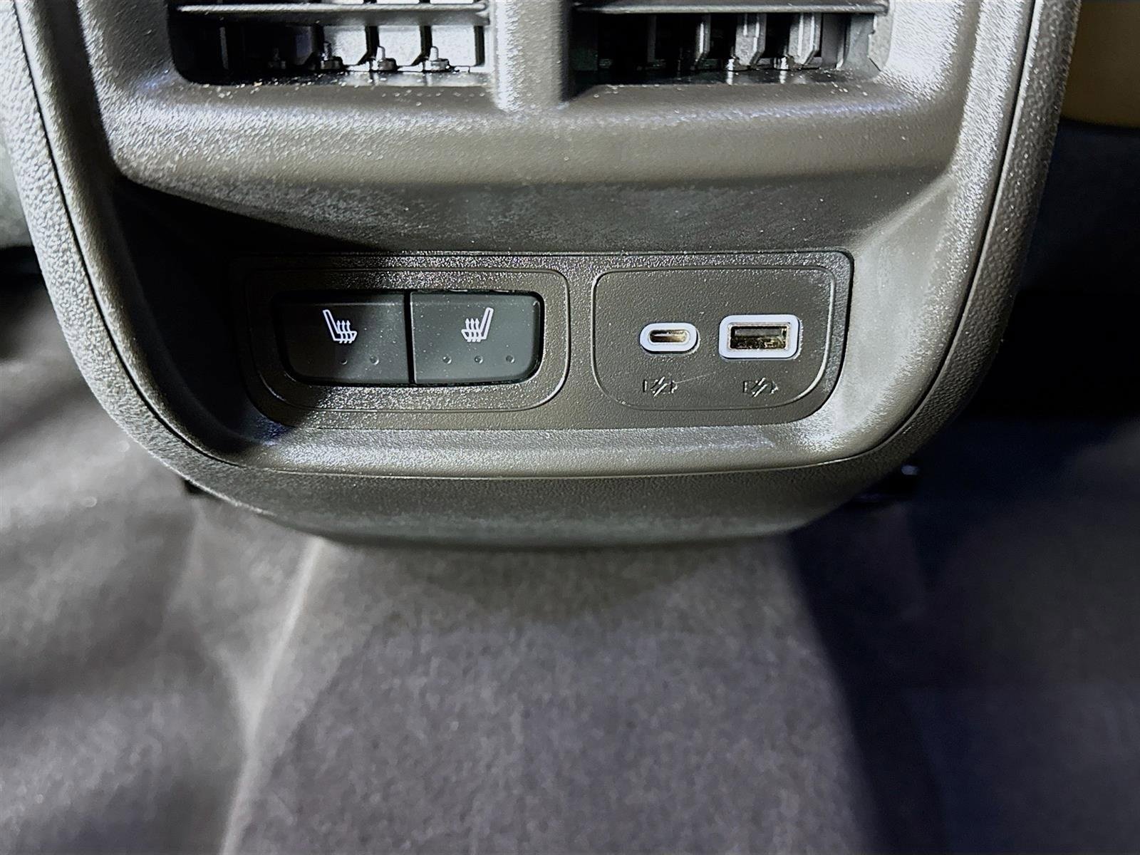 Used 2024 Cadillac XT4 Luxury w/ Cold Weather Package image 27