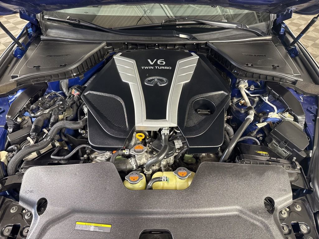 Used 2018 INFINITI Q60 Red Sport 400 w/ Sensory Package 3.0T Sport AWD/4WD image 4