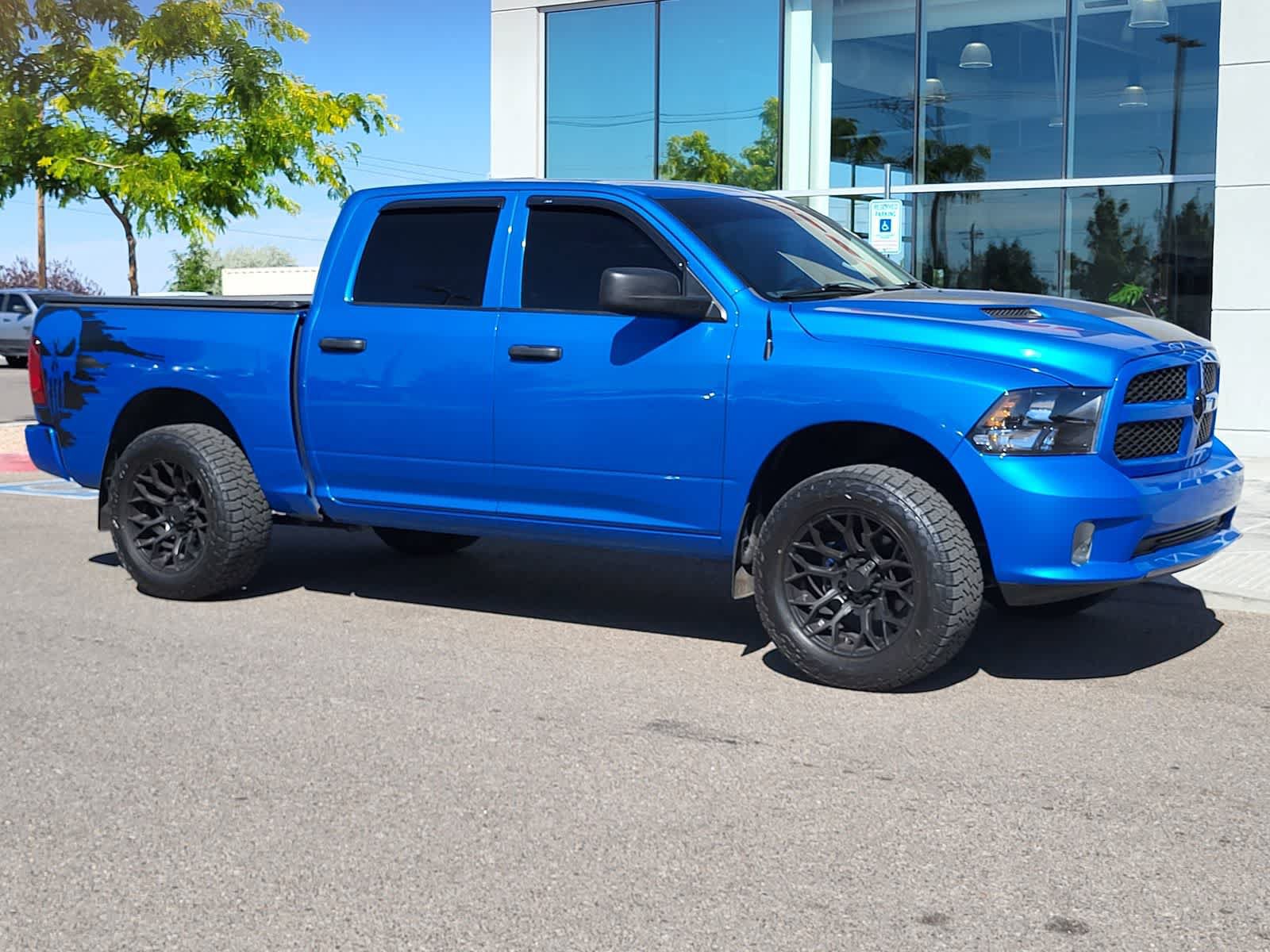 Used 2019 RAM 1500 Express w/ Express Value Package AWD/4WD image 3
