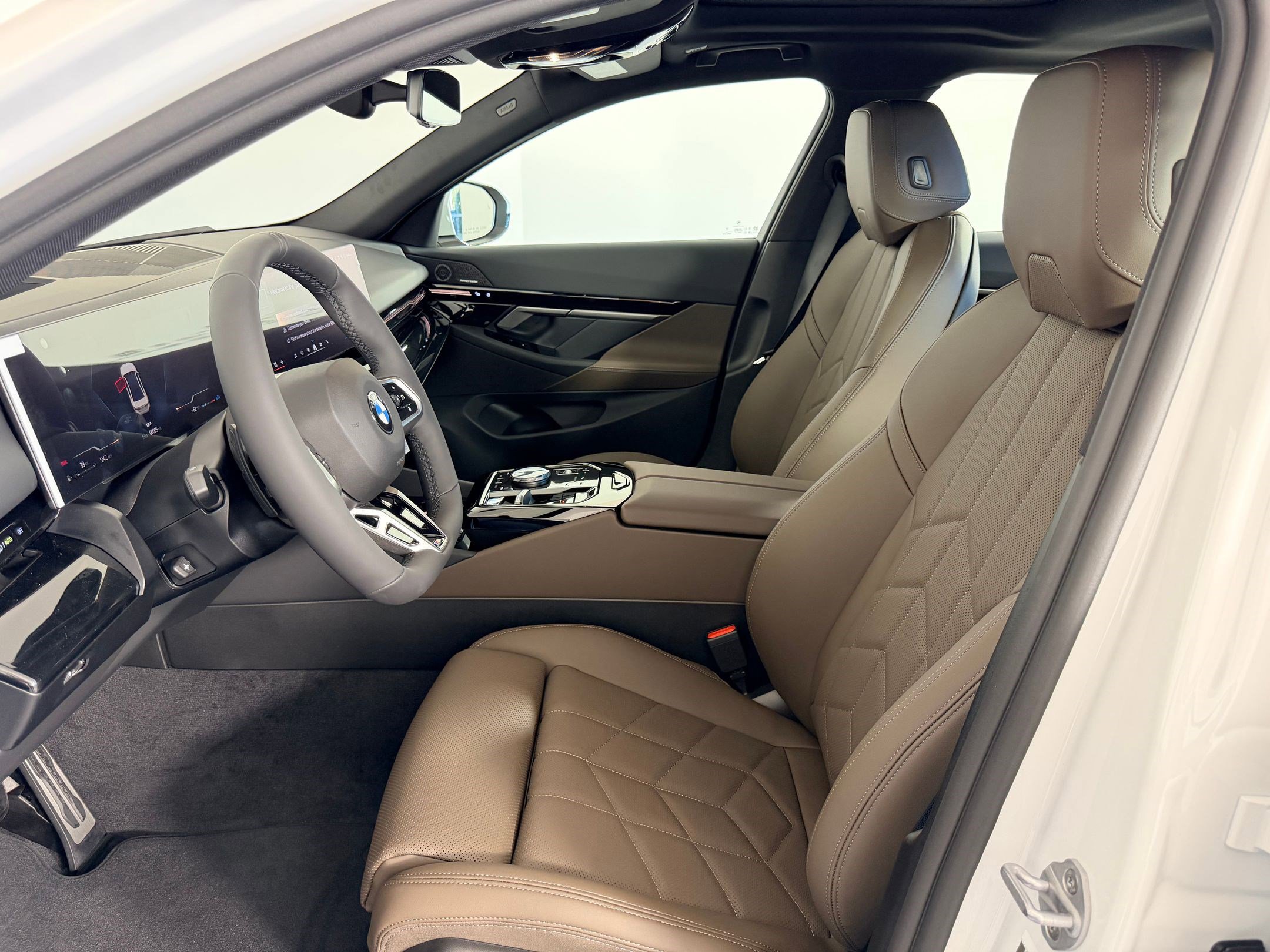 New 2026 BMW 530i w/ M Sport Package RWD image 5