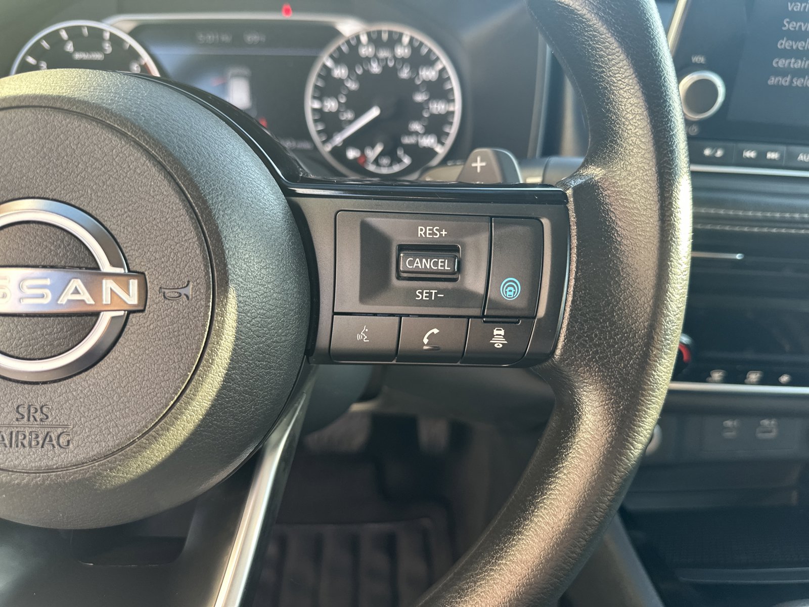 Used 2022 Nissan Rogue SV AWD/4WD image 12