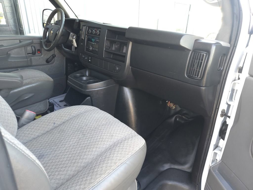 Used 2014 Chevrolet Express 3500 image 17