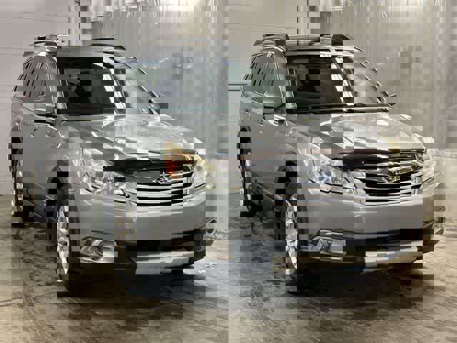 Used 2010 Subaru Outback 2.5i Limited image 19