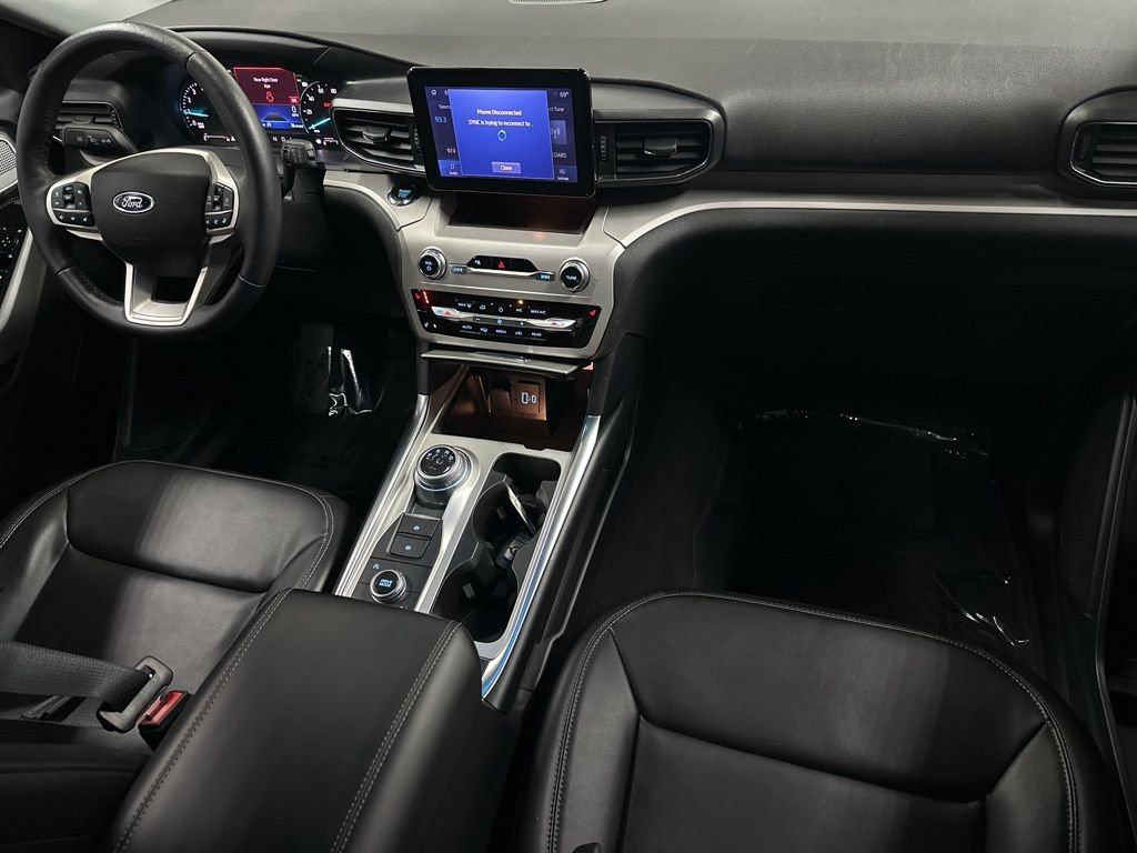 Used 2024 Ford Explorer XLT w/ Equipment Group 202A image 12