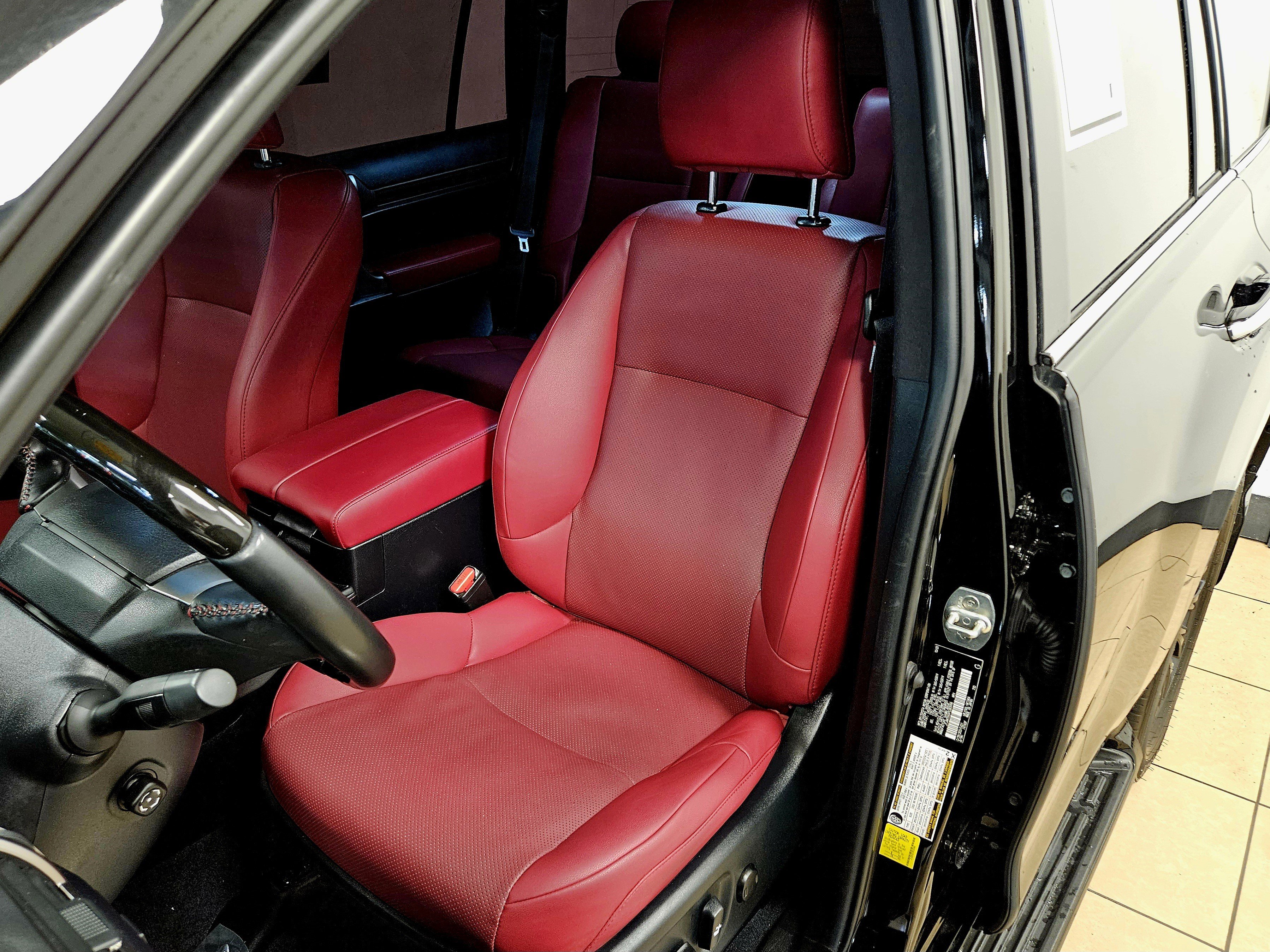 Used 2023 Lexus GX 460 Premium w/ Accessory Package image 37