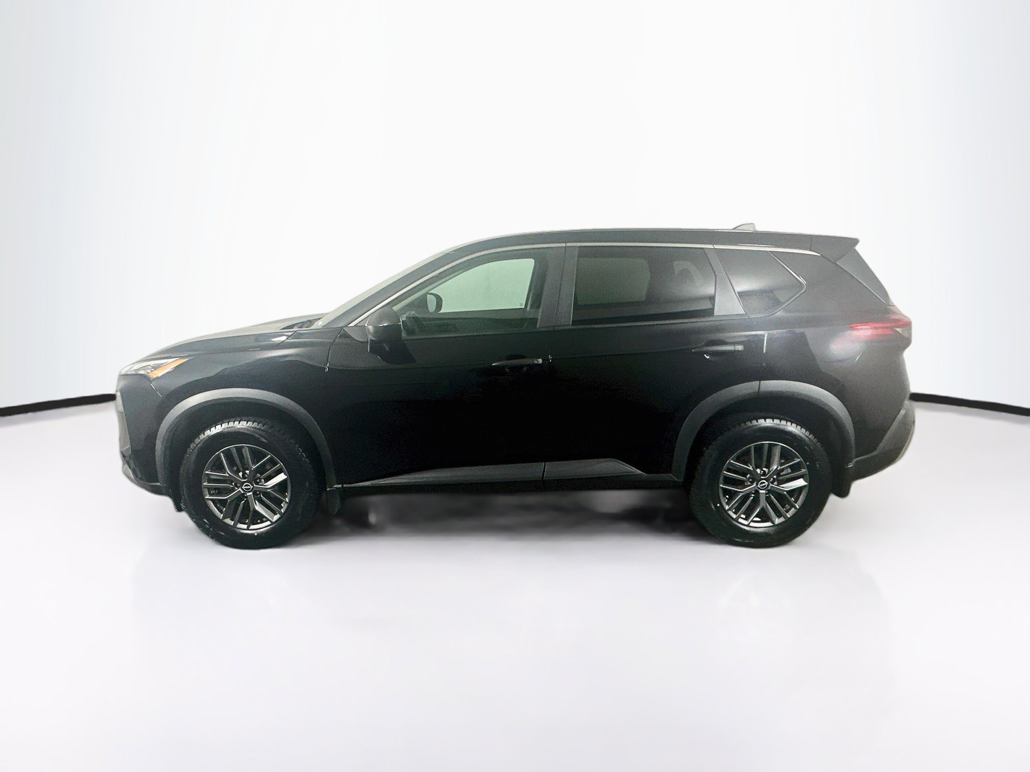 Used 2023 Nissan Rogue S FWD image 4