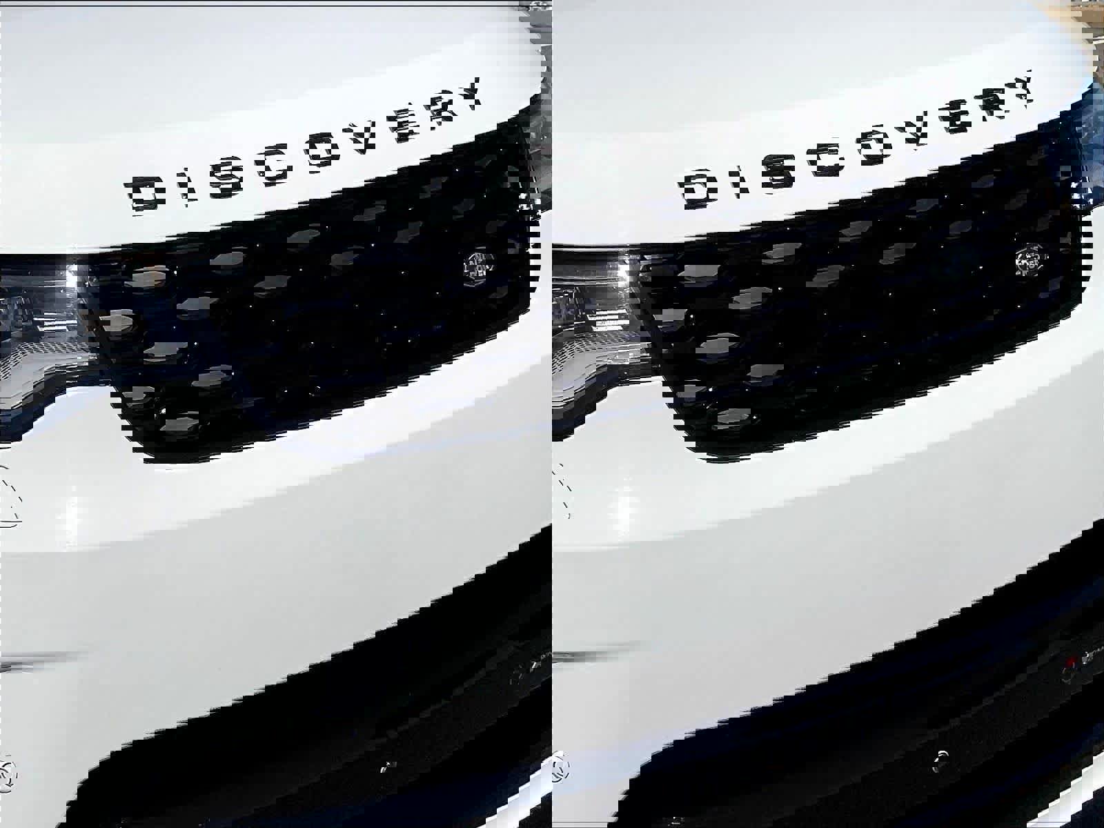 Used 2023 Land Rover Discovery HSE R-Dynamic AWD/4WD image 32