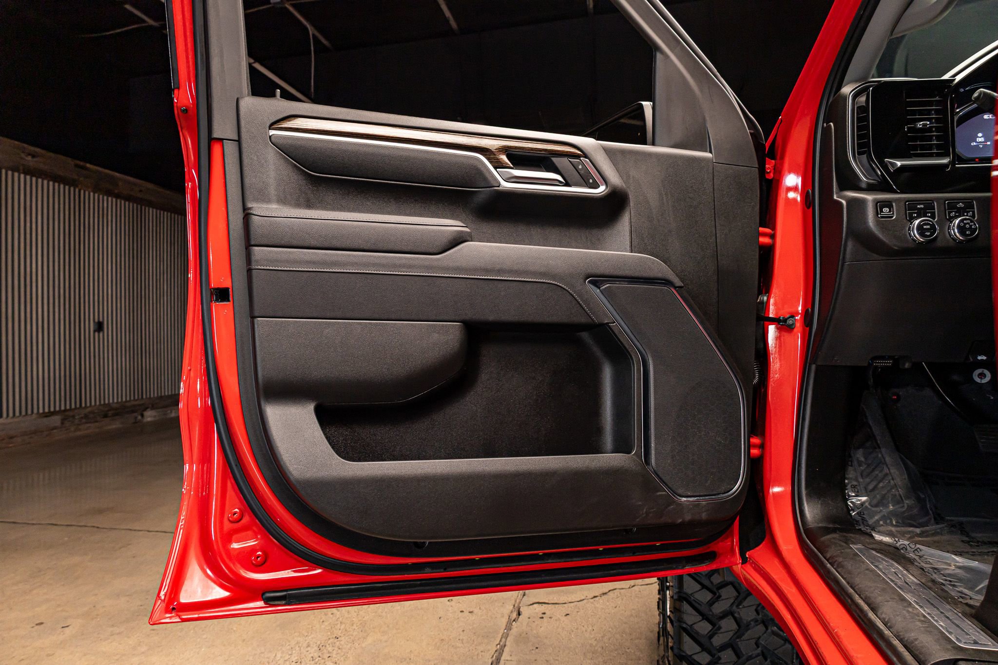 Used 2025 GMC Sierra 1500 Elevation image 29