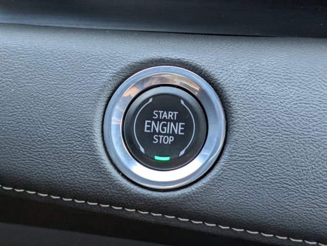 Used 2023 Cadillac Escalade Premium Luxury image 30