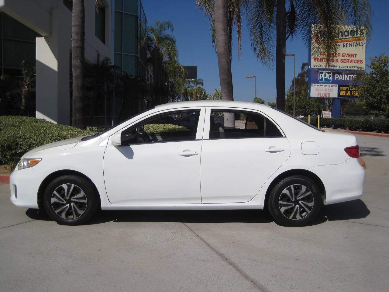 Used 2013 Toyota Corolla L FWD image 10