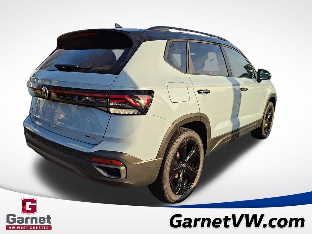 Certified 2025 Volkswagen Taos SE image 8