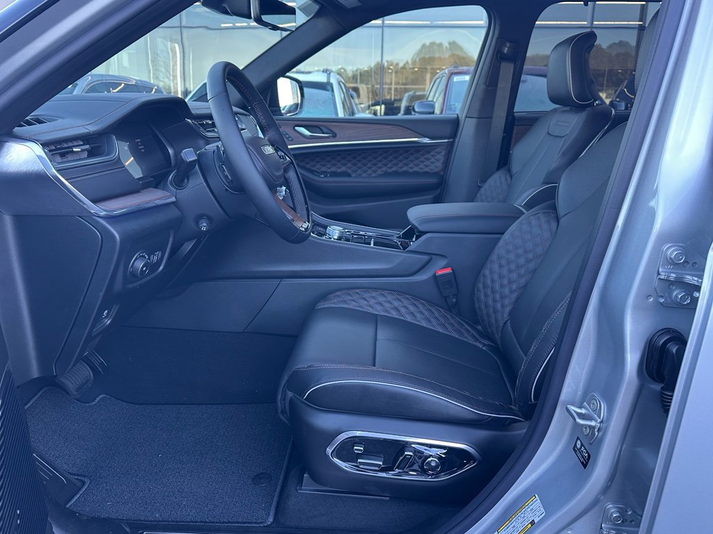 New 2025 Jeep Grand Cherokee Summit w/ Adv Protech Group IV image 22