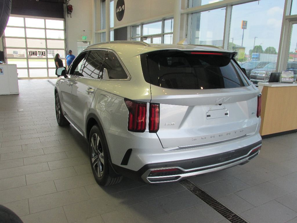 Used 2022 Kia Sorento SX Prestige w/ Panoramic Sunroof Package image 8