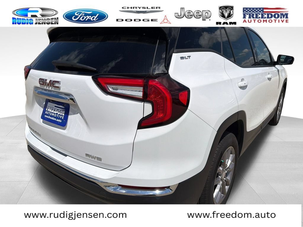 Used 2024 GMC Terrain SLT AWD/4WD image 5