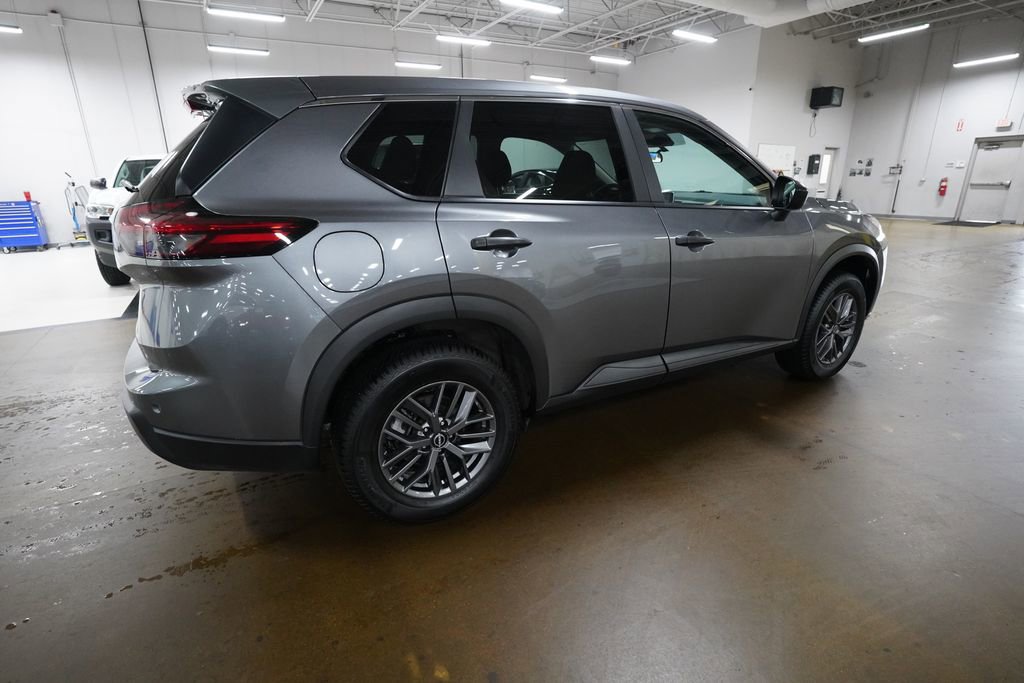 Used 2024 Nissan Rogue S image 34