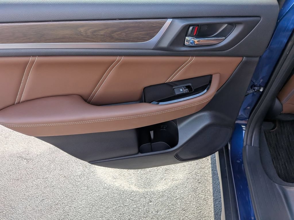 Used 2017 Subaru Outback 3.6R Touring w/ Popular Package #5A AWD/4WD image 24