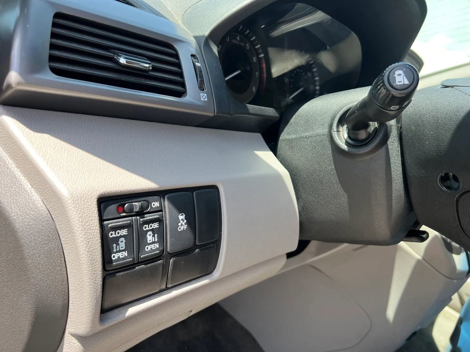 Used 2016 Honda Odyssey SE image 20