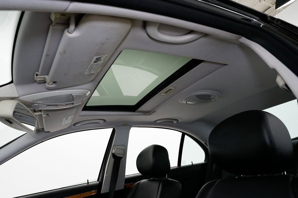 Used 2008 Mercedes-Benz E 350 4MATIC Sedan image 10