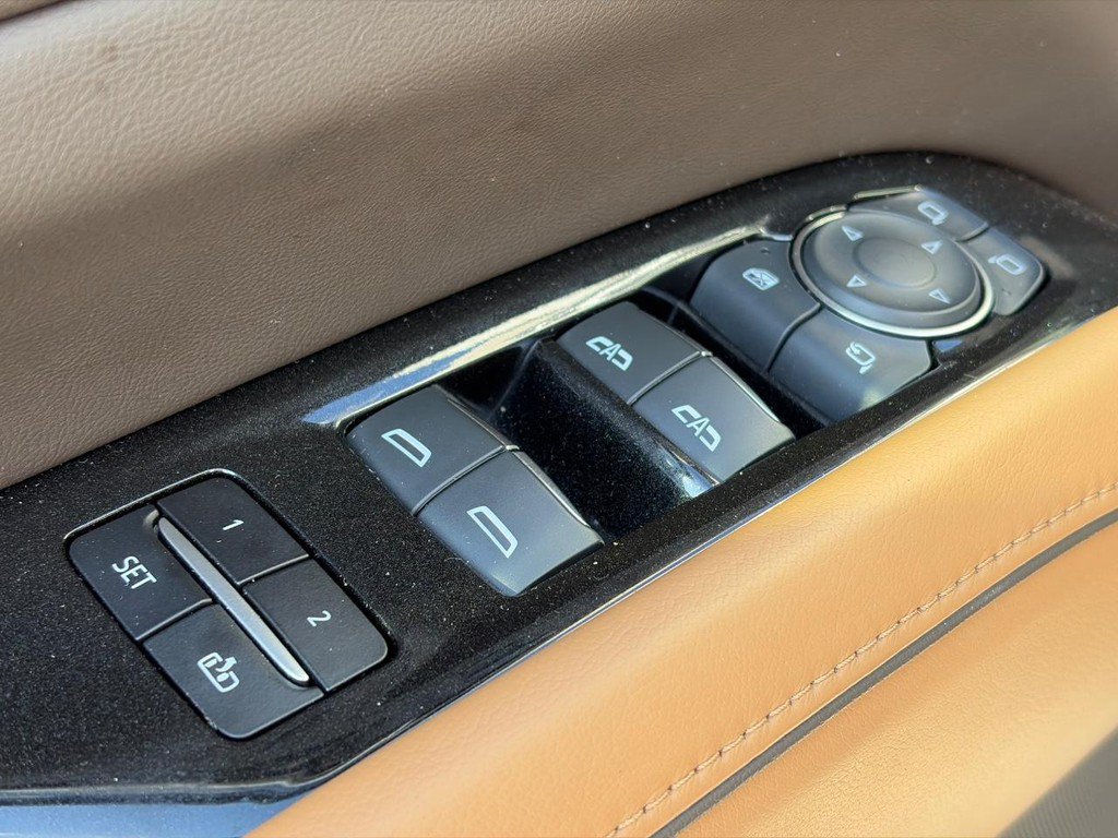 Certified 2023 Cadillac Escalade Premium Luxury AWD/4WD image 21