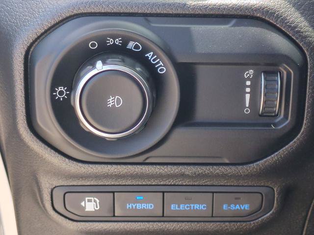 Used 2023 Jeep Wrangler Unlimited Sahara AWD/4WD image 50