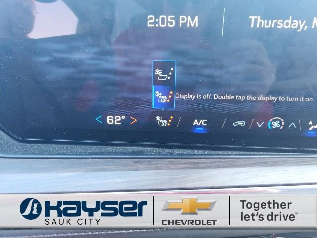 Used 2025 Chevrolet Suburban Z71 image 13