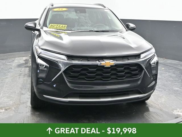 Used 2025 Chevrolet Trax LT image 4