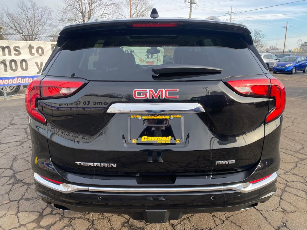 Used 2019 GMC Terrain Denali w/ Advanced Safety Package image 3