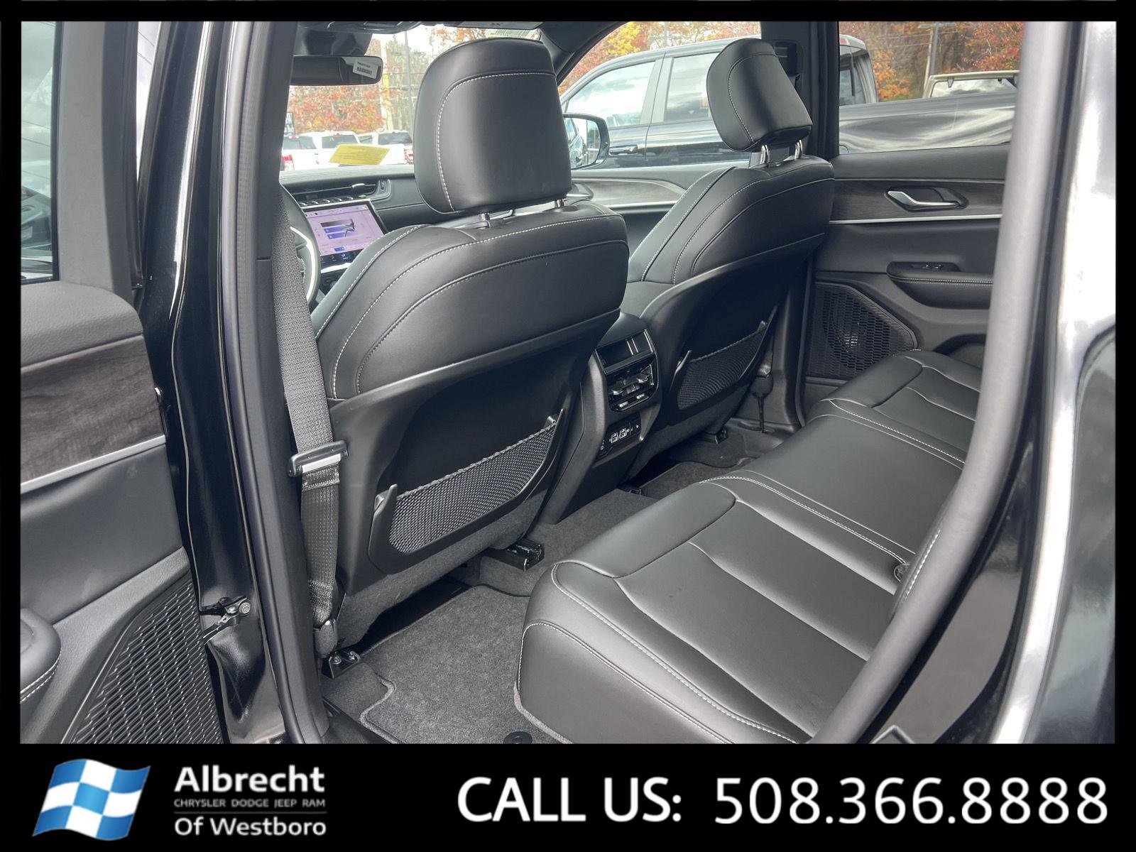 New 2025 Jeep Grand Cherokee Limited image 11