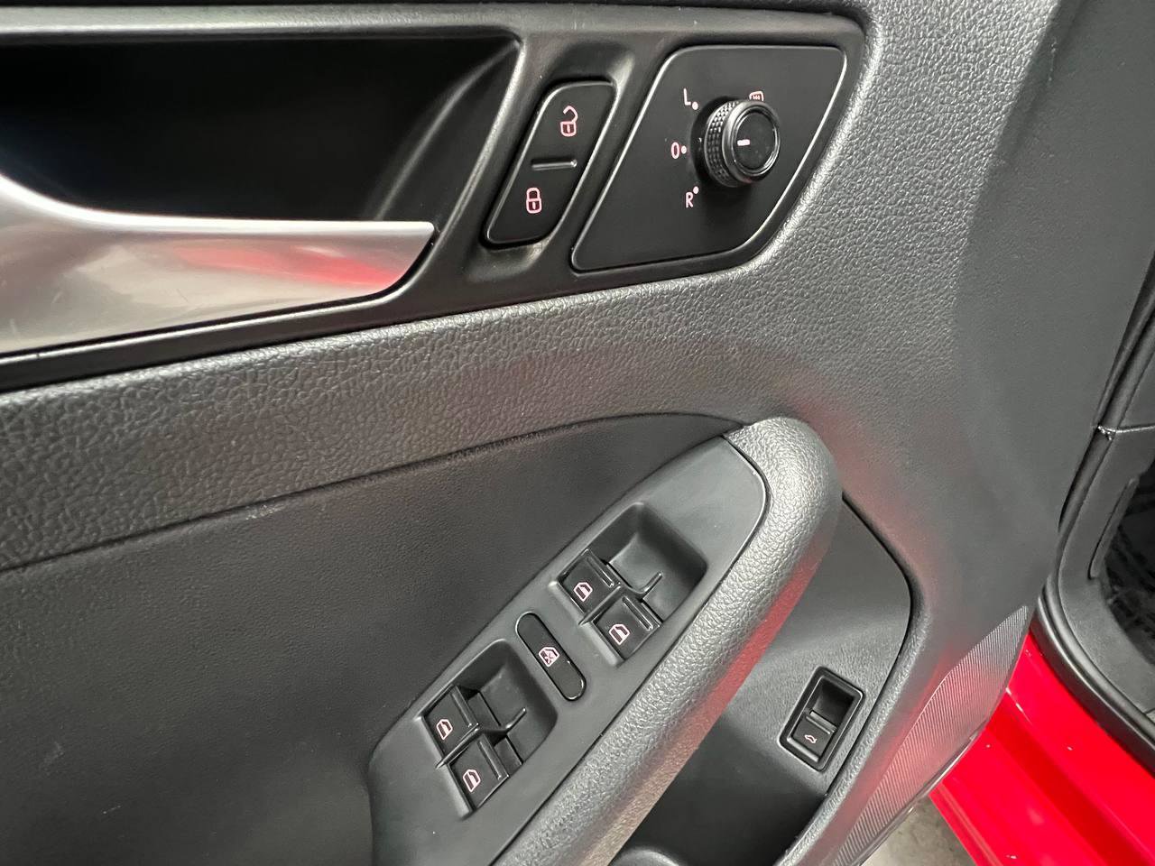 Used 2018 Volkswagen Jetta Sport image 24