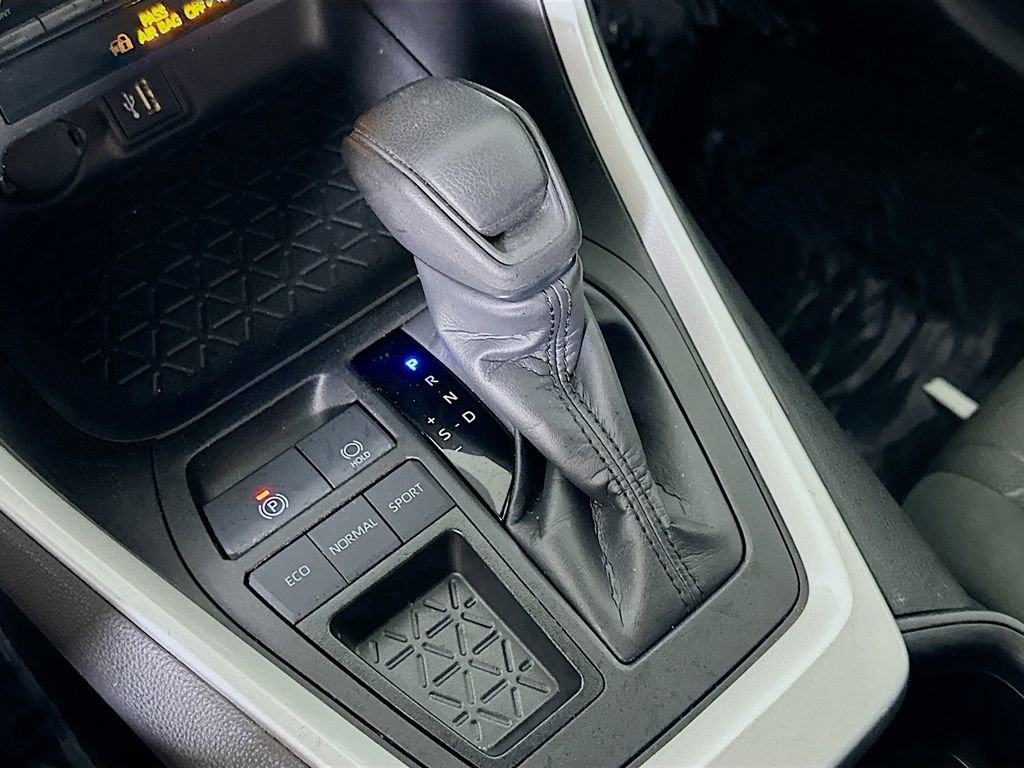 Used 2024 Toyota RAV4 XLE image 31