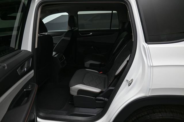 Used 2024 Volkswagen Atlas Peak Edition SE AWD/4WD image 29