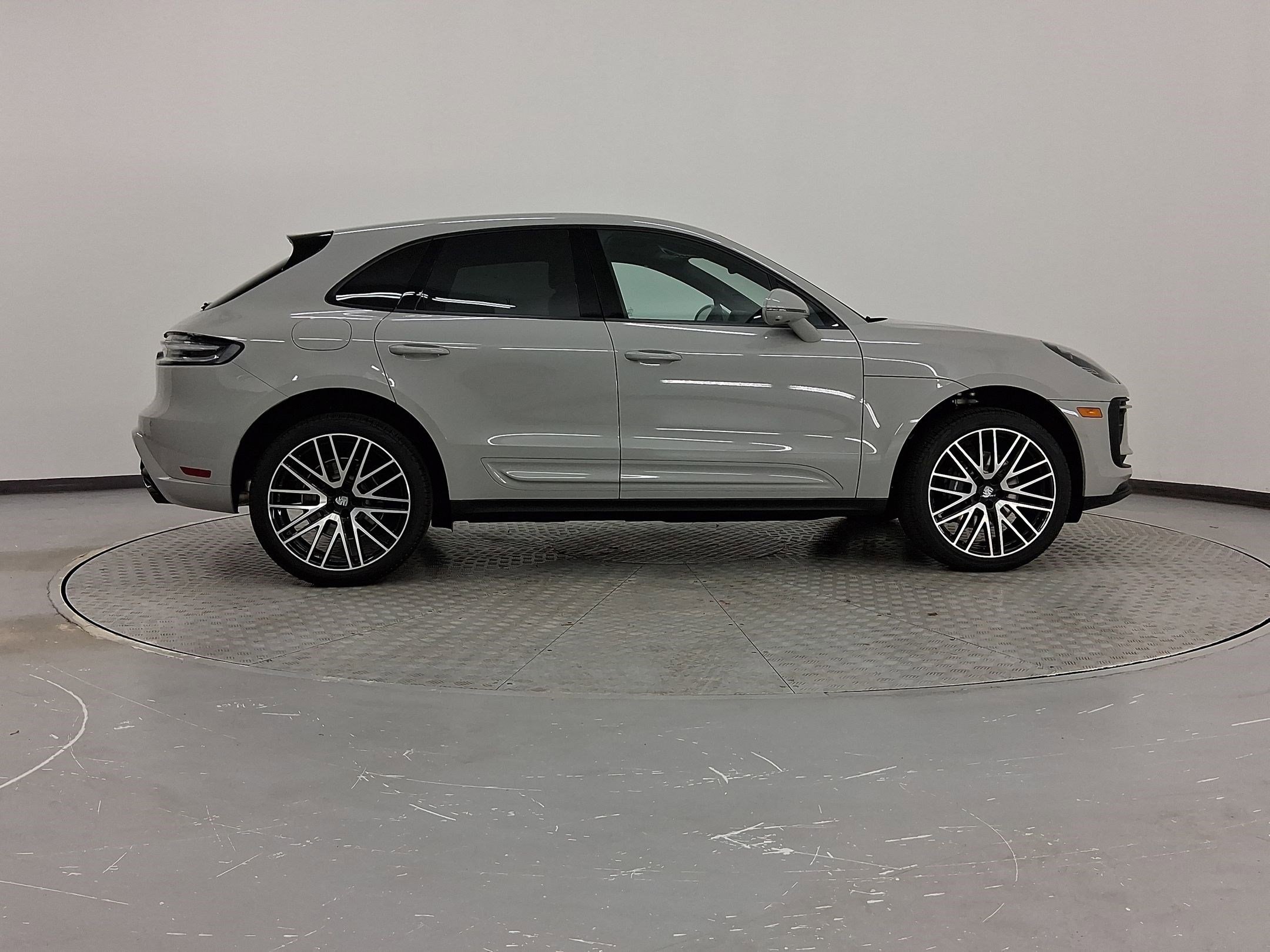 New 2026 Porsche Macan image 8
