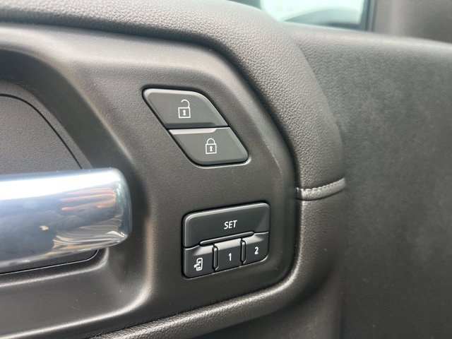 Used 2022 Chevrolet Silverado 3500 LTZ image 15